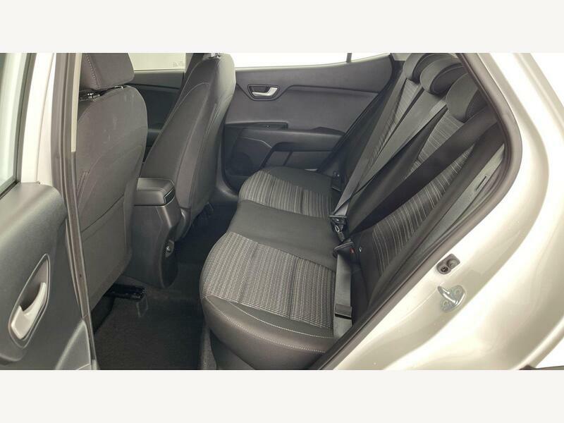 Kia Stonic 1.0T Gdi 98 2 White #11