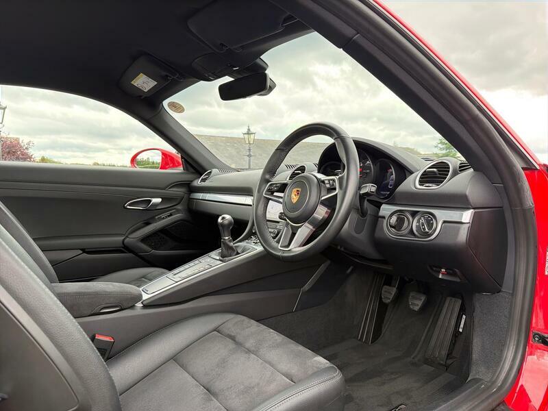 Porsche 718 Cayman 4.0 Gt4 Yellow #16