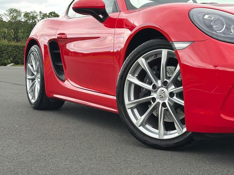 Porsche 718 Cayman 4.0 Gt4 Yellow #9