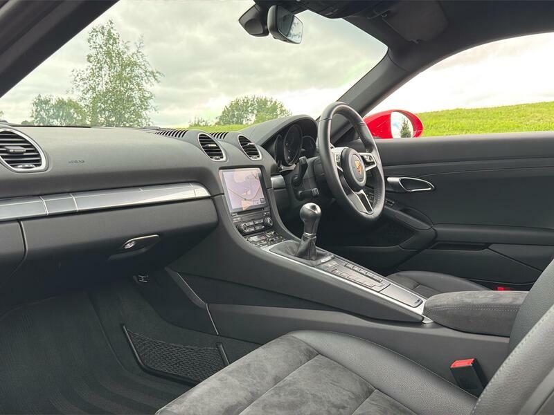 Porsche 718 Cayman 4.0 Gt4 Yellow #14