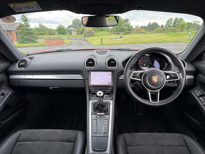 Porsche 718 Cayman 4.0 Gt4 Yellow #15