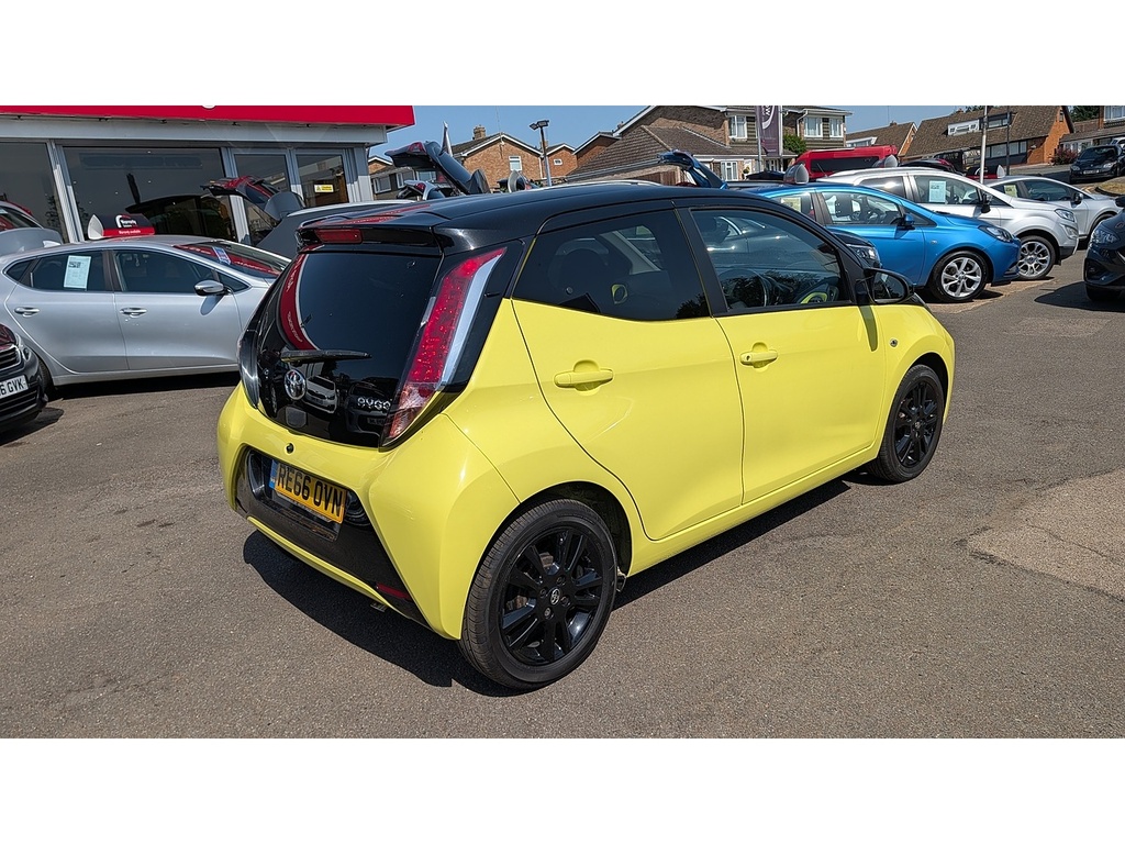 Toyota Aygo Vvt-i X-cite 3 Yellow Bi-tone Yellow #3