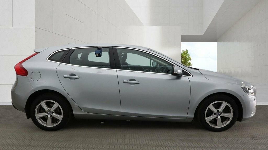 Volvo V40 2L Se Nav KR16WUP Silver #5