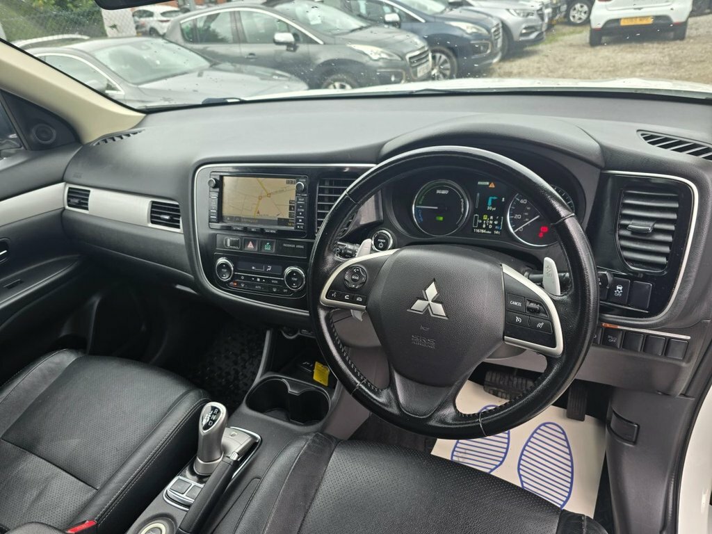 Mitsubishi Outlander 2L Gx4h White #6