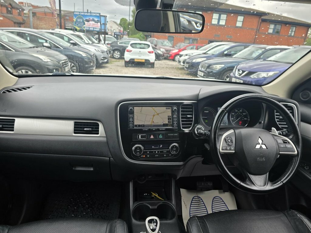 Mitsubishi Outlander 2L Gx4h White #3