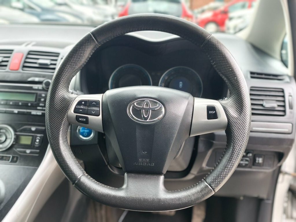 Toyota Auris 1.8L T4 Silver #3