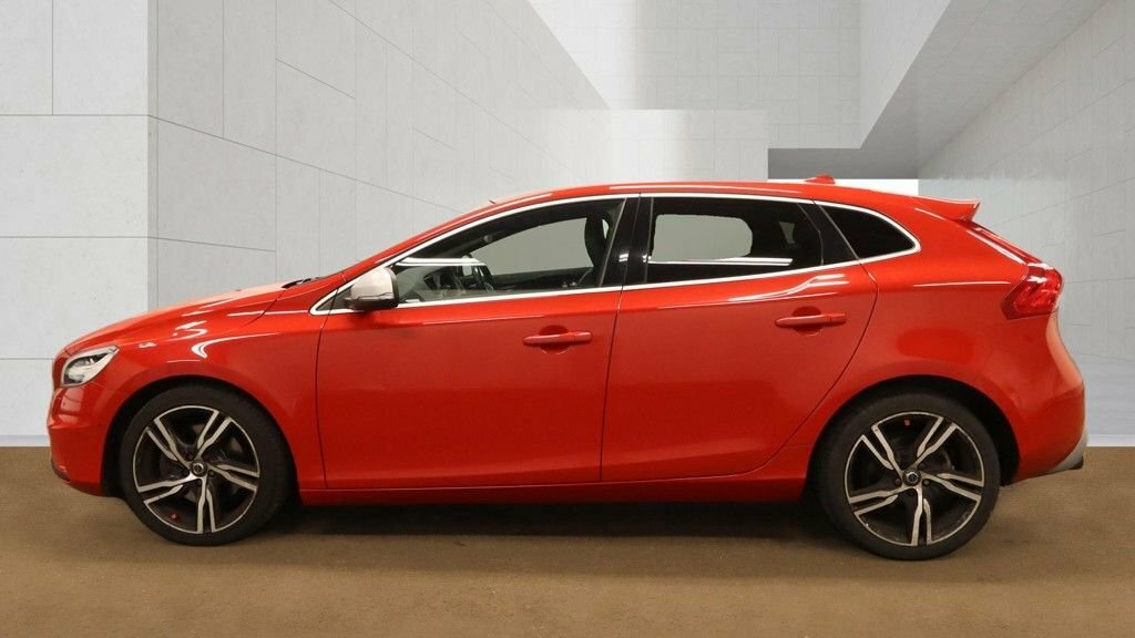 Volvo V40 2L R-design Pro Red #6