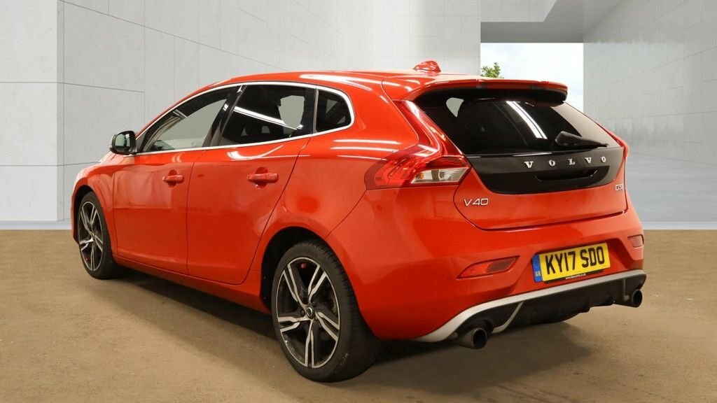 Volvo V40 2L R-design Pro Red #3