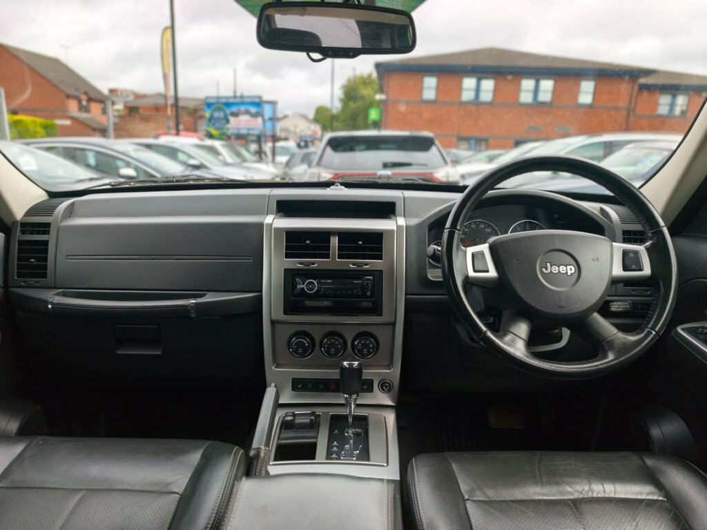 Jeep Cherokee 2.8L Limited Black #6