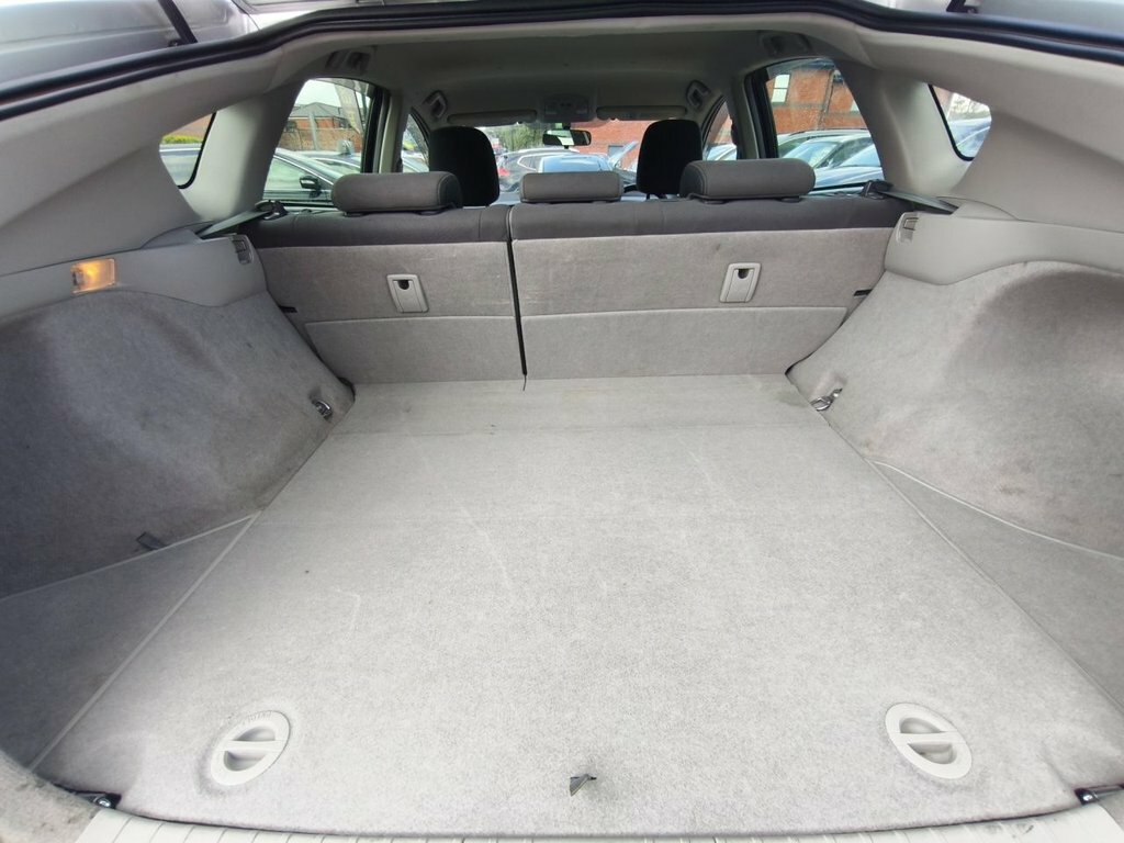 Toyota Prius 2.0 Phev Excel Cvt  #16