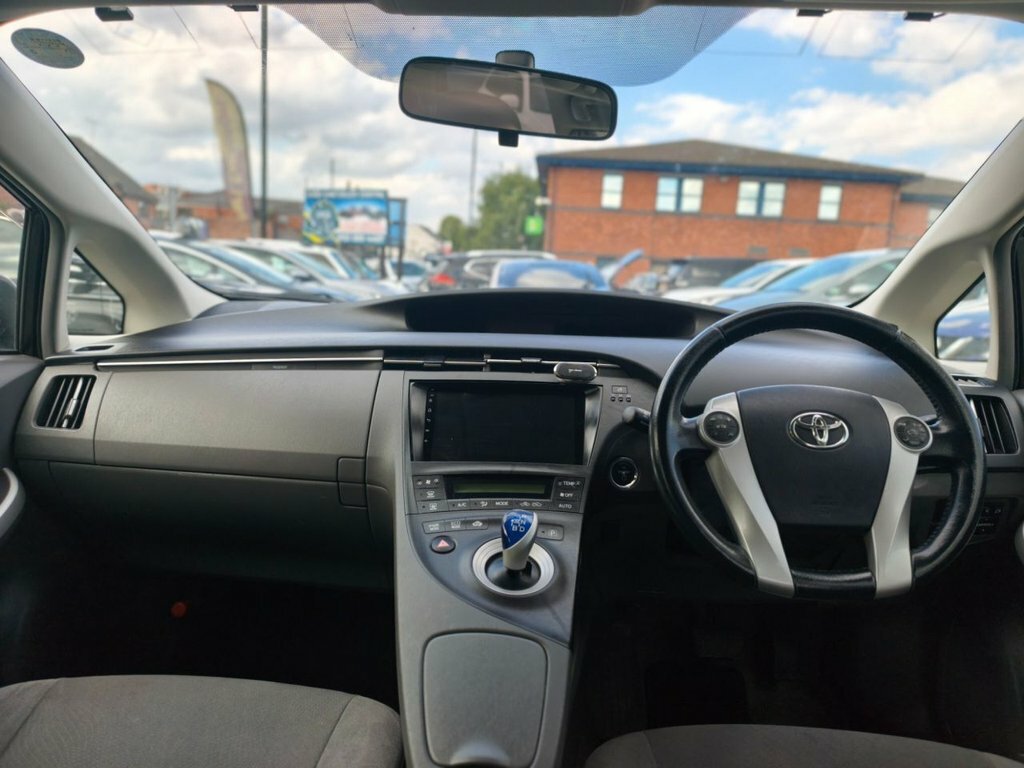 Toyota Prius 2.0 Phev Excel Cvt  #7