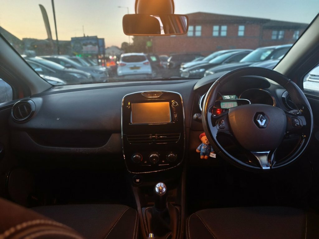 Renault Clio 1.2L Dynamique Medianav Red #6