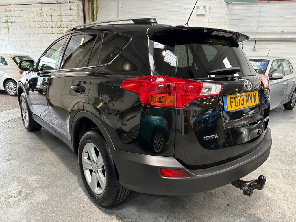 Toyota Rav 4 2.0 D-4d Invincible Suv 2Wd Euro FG13MVW Black #3