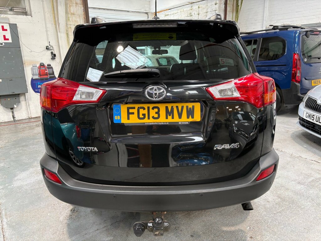 Toyota Rav 4 2.0 D-4d Invincible Suv 2Wd Euro FG13MVW Black #4