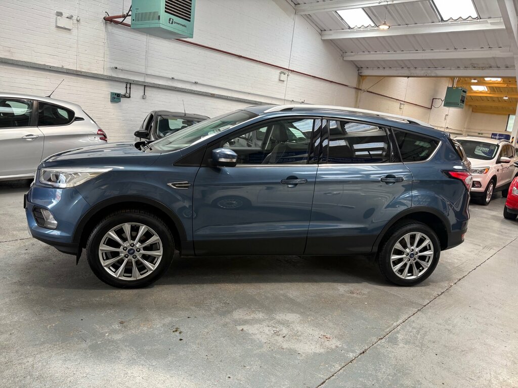 Ford Kuga 1.5 Tdci Ecoblue Titanium Edition Suv M YJ19OYX Blue #2