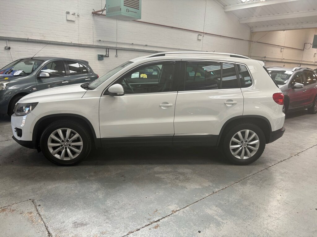 Volkswagen Tiguan 2.0 Tdi Bluemotion Tech Match Suv Manua EY14JXA White #2