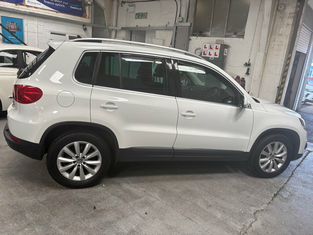 Volkswagen Tiguan 2.0 Tdi Bluemotion Tech Match Suv Manua EY14JXA White #6