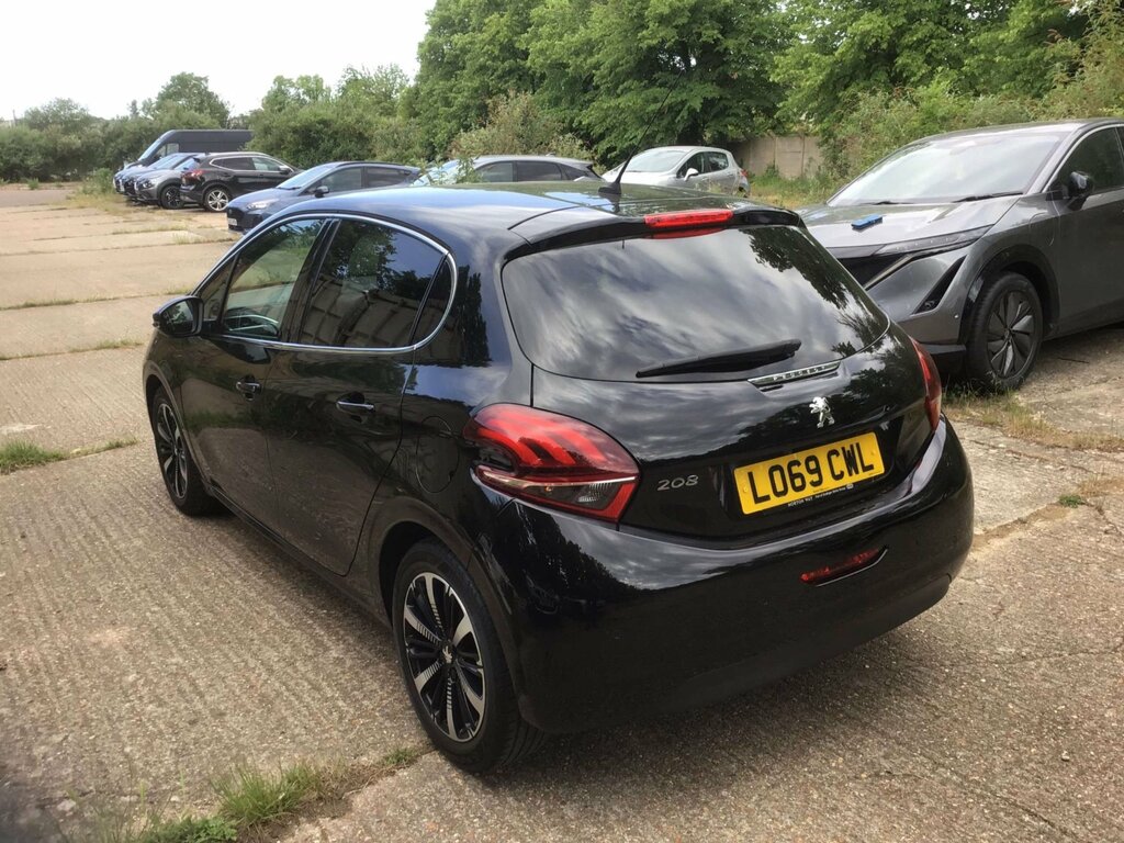 Peugeot 208 1.2 Puretech Tech Edition Hatchback Man Black #4