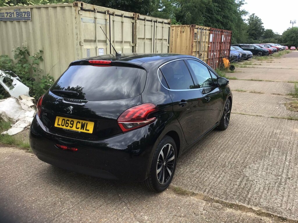 Peugeot 208 1.2 Puretech Tech Edition Hatchback Man Black #2