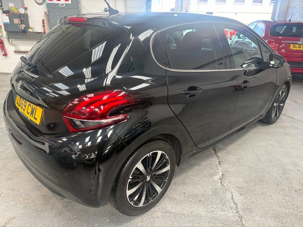 Peugeot 208 1.2 Puretech Tech Edition Hatchback Man LO69CWL Black #5