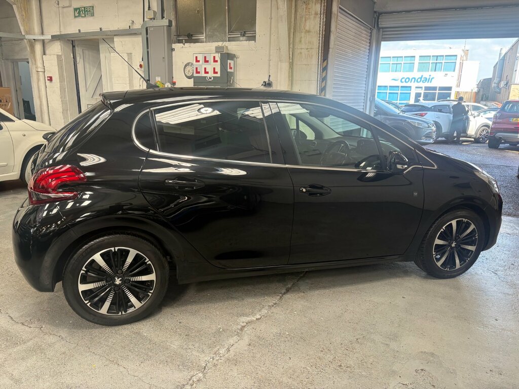 Peugeot 208 1.2 Puretech Tech Edition Hatchback Man LO69CWL Black #6