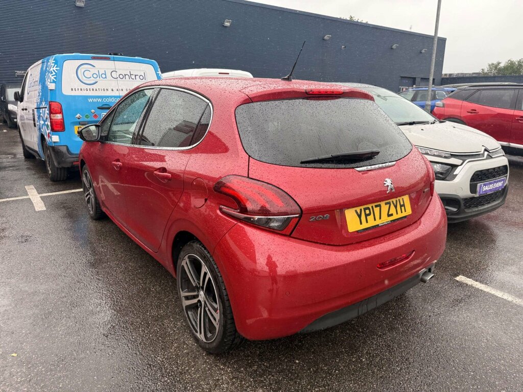 Peugeot 208 Active Black #2