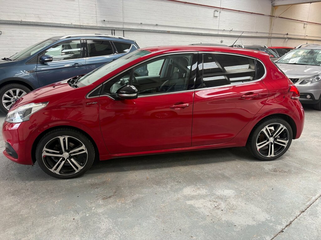 Peugeot 208 1.2 Puretech Gt Line Hatchback E Red