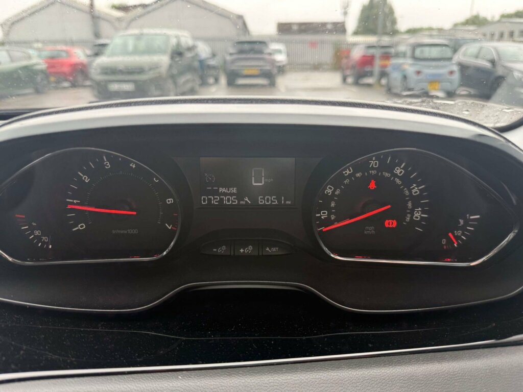 Peugeot 208 Access Ac Black #7