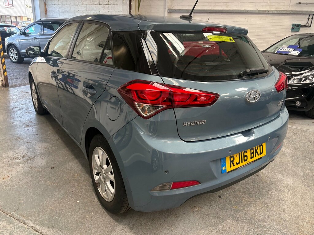Hyundai I20 1.2 Blue Drive Se Hatchback Euro RJ16BKD Blue #2