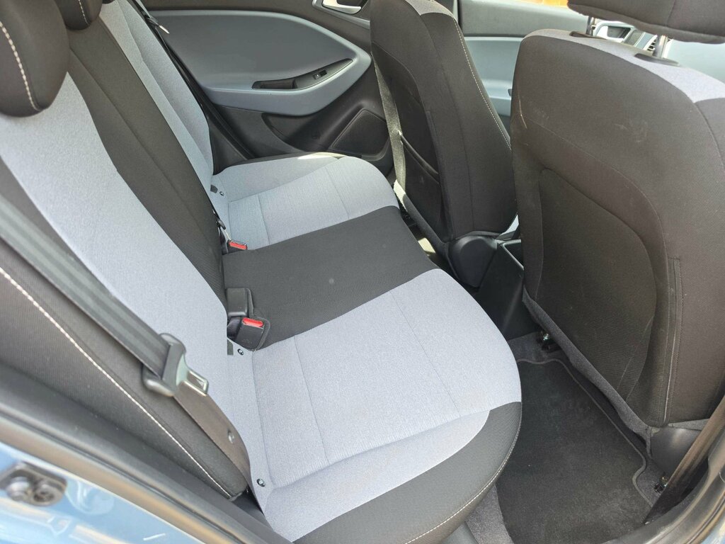 Hyundai I20 1.4 Premium Silver #7