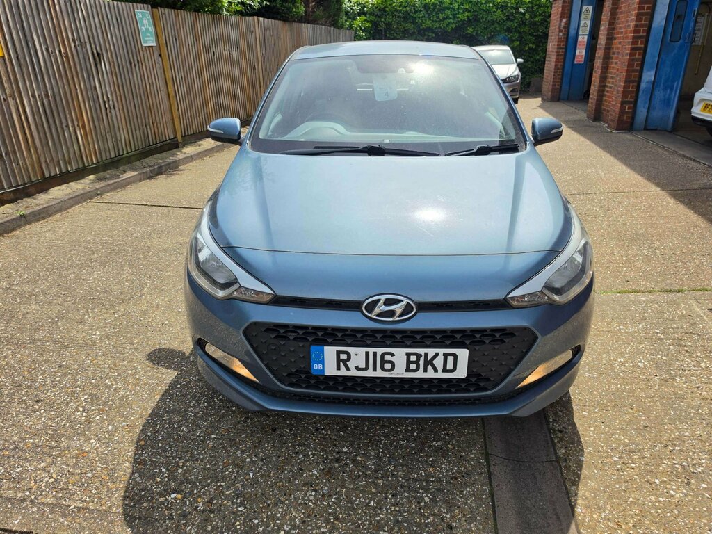 Hyundai I20 1.2 Blue Drive Se Hatchback Euro Blue #2