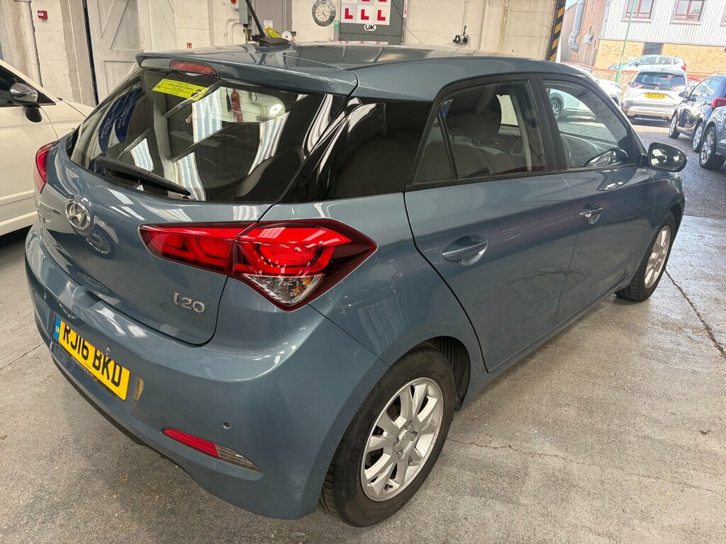Hyundai I20 1.2 Blue Drive Se Hatchback Euro RJ16BKD Blue #4
