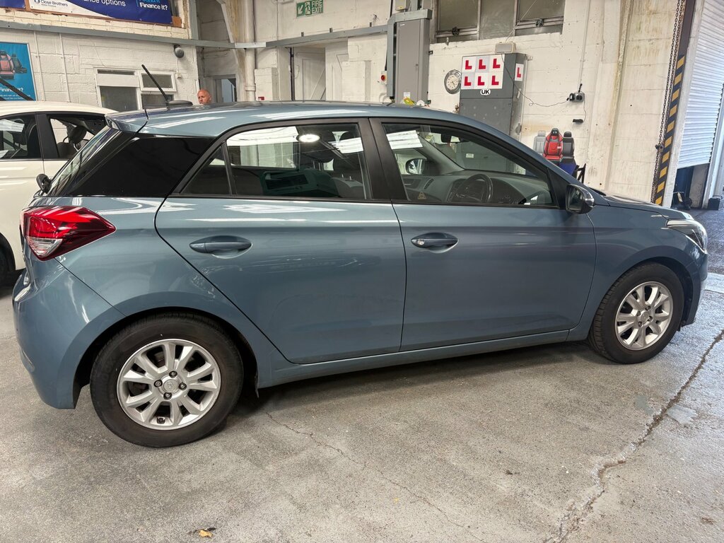 Hyundai I20 1.2 Blue Drive Se Hatchback Euro RJ16BKD Blue #5