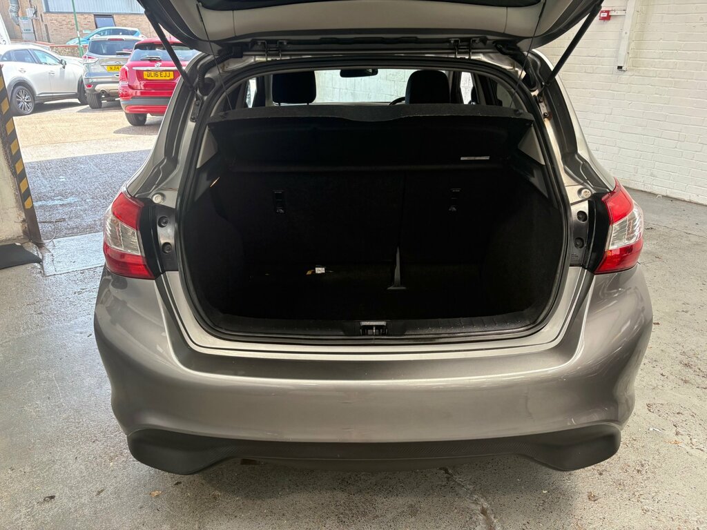 Nissan Pulsar 1.5L Tekna Black #11