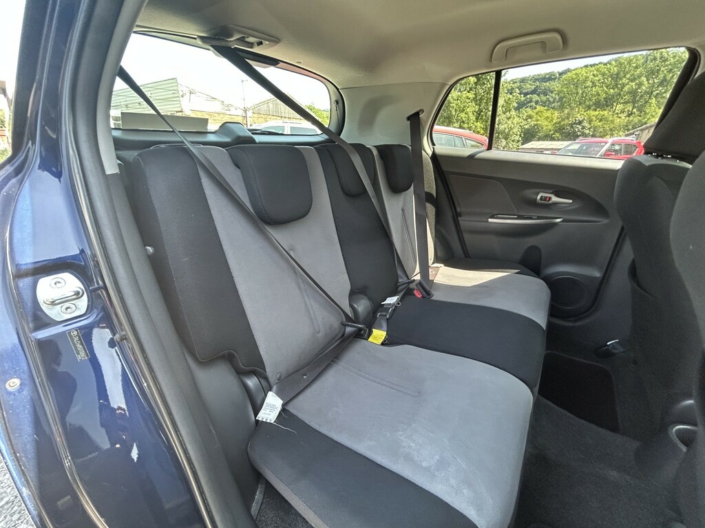 Toyota Urban Cruiser Hatchback Purple #8