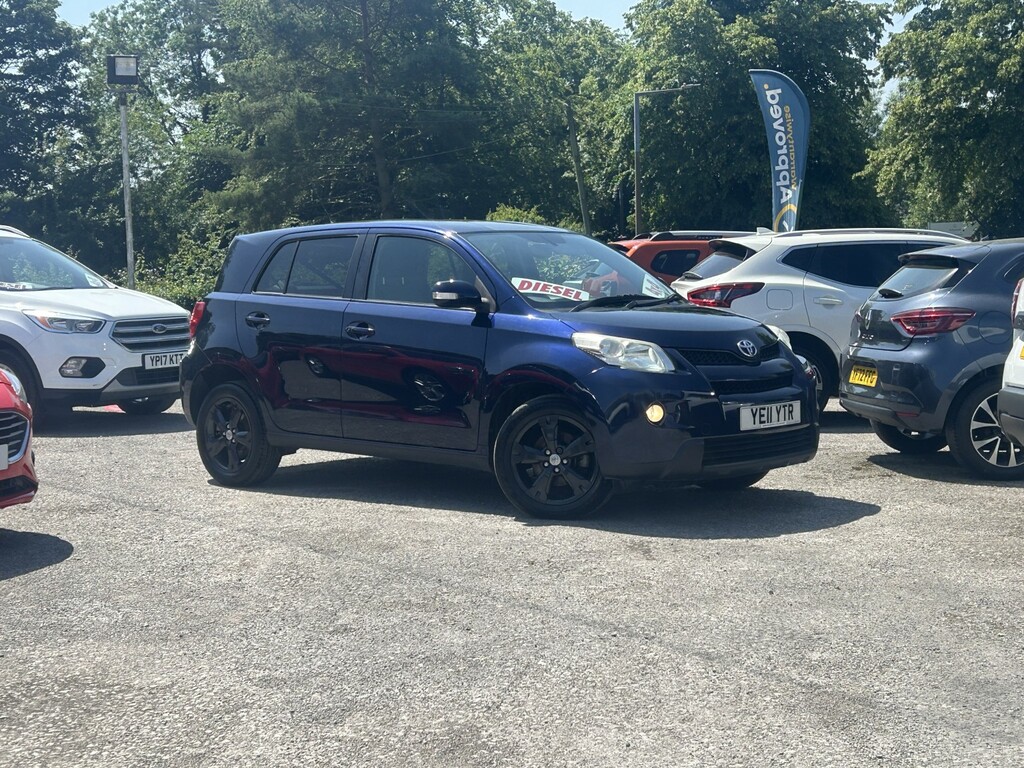 Toyota Urban Cruiser Hatchback Purple #1