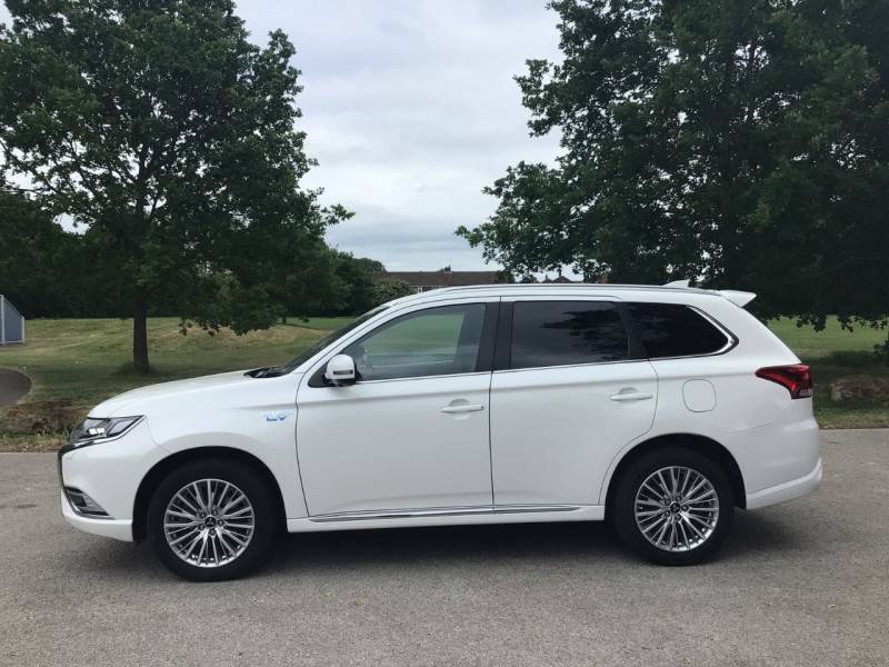 Mitsubishi Outlander 2.4 Phev 4H White #4