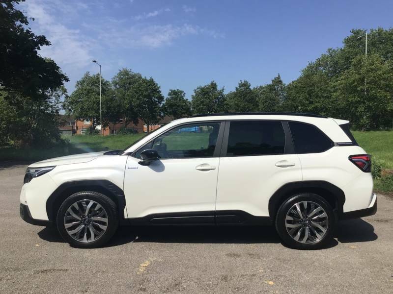 Subaru Forester 2.0I E-boxer Touring Lineartronic White #4
