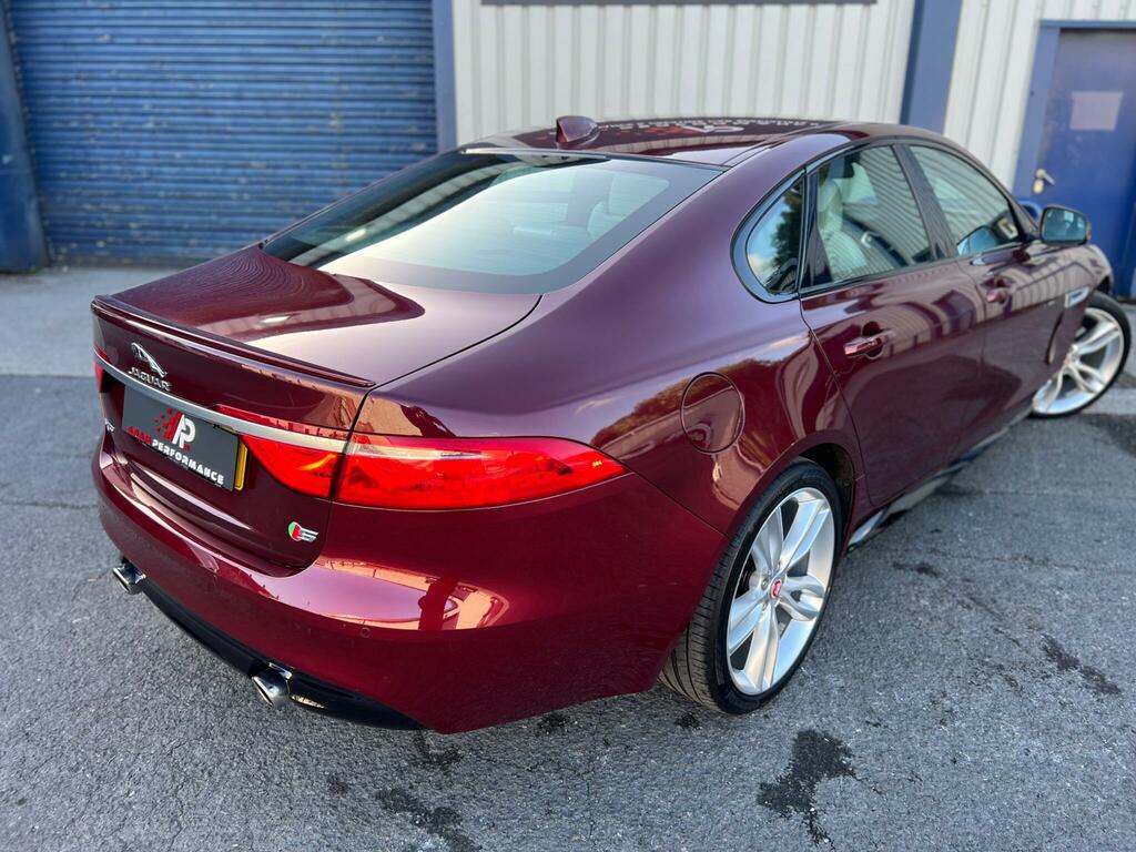 Jaguar XF D V6 S Black #30