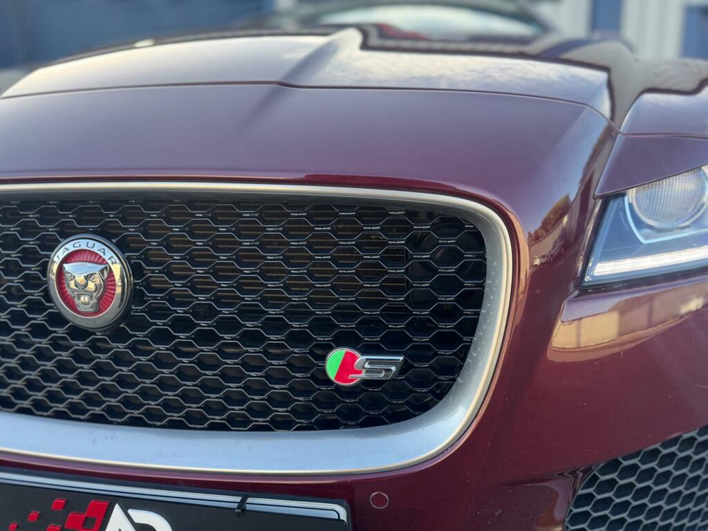 Jaguar XF D V6 S Black #28