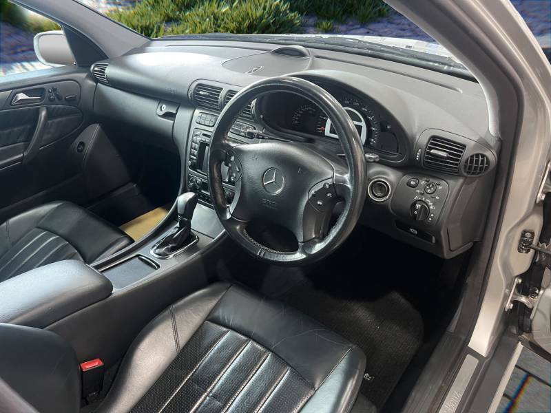 Mercedes-Benz C Class C200 Kompressor Elegance 4-Door Blue #38