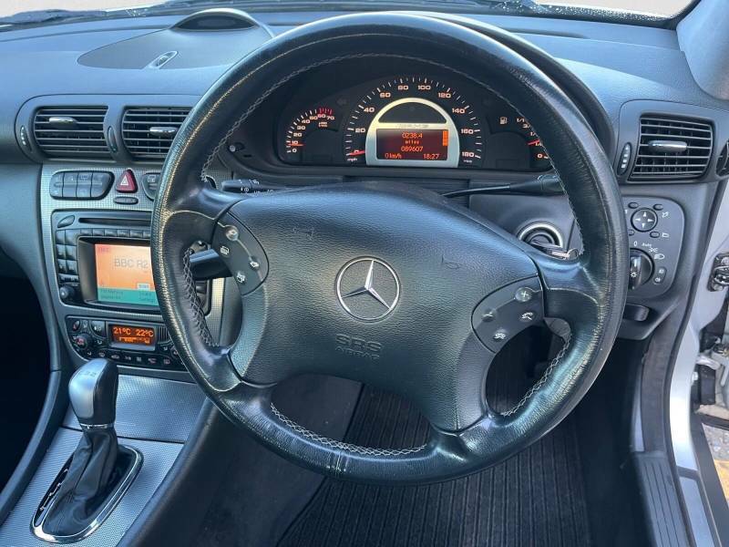 Mercedes-Benz C Class C200 Kompressor Elegance 4-Door Blue #34