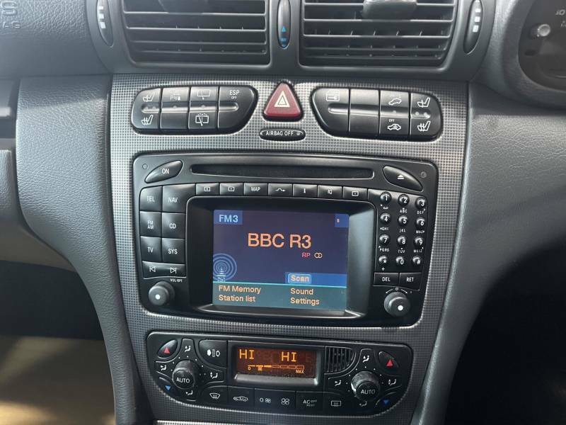 Mercedes-Benz C Class C200 Kompressor Elegance 4-Door Blue #29