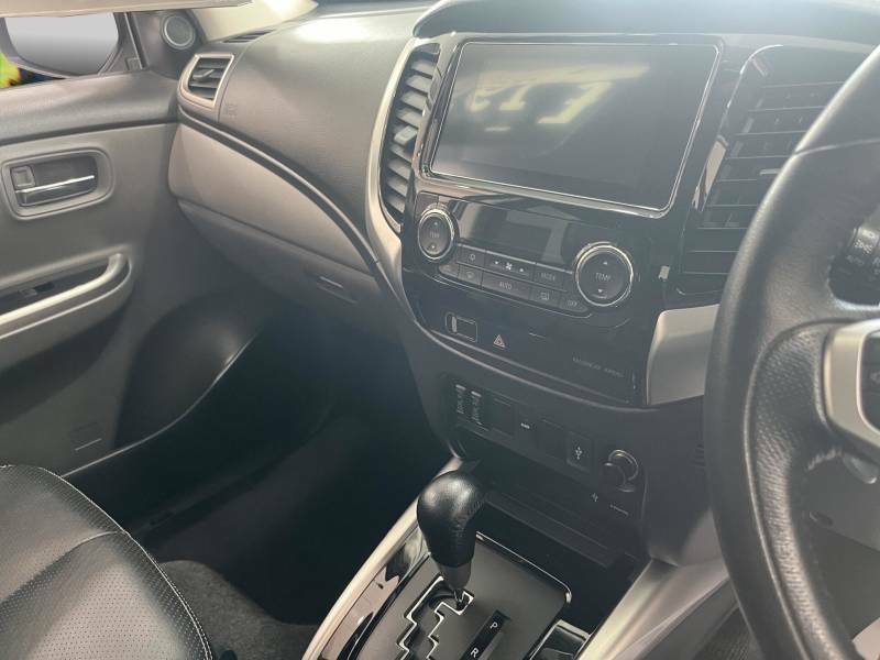Mitsubishi L200 2.4 Di-d Dc Barbarian Pickup Double Cab Black #13