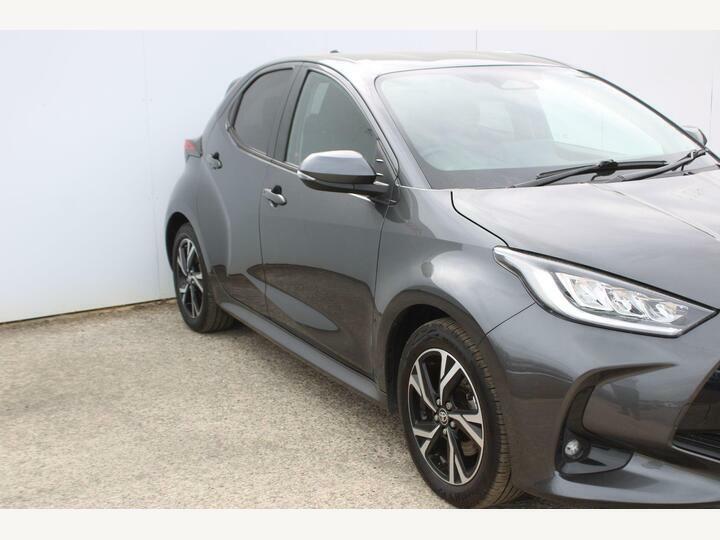 Toyota Yaris 1.5 Vvt-h Design Hatchback Hybrid E-cvt YB24WNA Grey #2