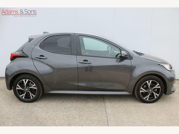 Toyota Yaris 1.5 Vvt-h Design Hatchback Hybrid E-cvt YB24WNA Grey #5