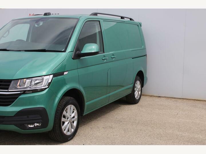 Volkswagen Transporter 2.0 Tdi T28 Highline Fwd Swb Euro 6 Ss DV22XBA Green #4