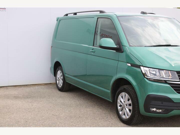 Volkswagen Transporter 2.0 Tdi T28 Highline Fwd Swb Euro 6 Ss DV22XBA Green #2