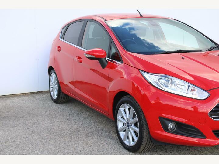Ford Fiesta 1.0T Ecoboost Titanium Euro 6 Ss Red #2