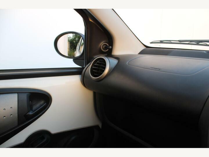 Citroen C1 1.0 Flair 68 White #17